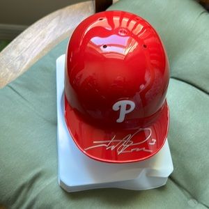 Phillies, hunter pence signed mini helmet with stand